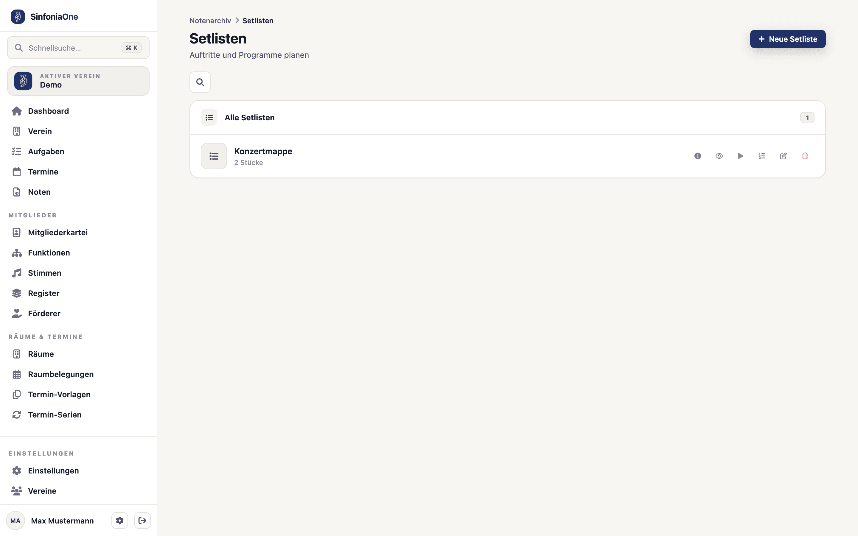 Setlists overview (SetlistsScreen) with list of programs