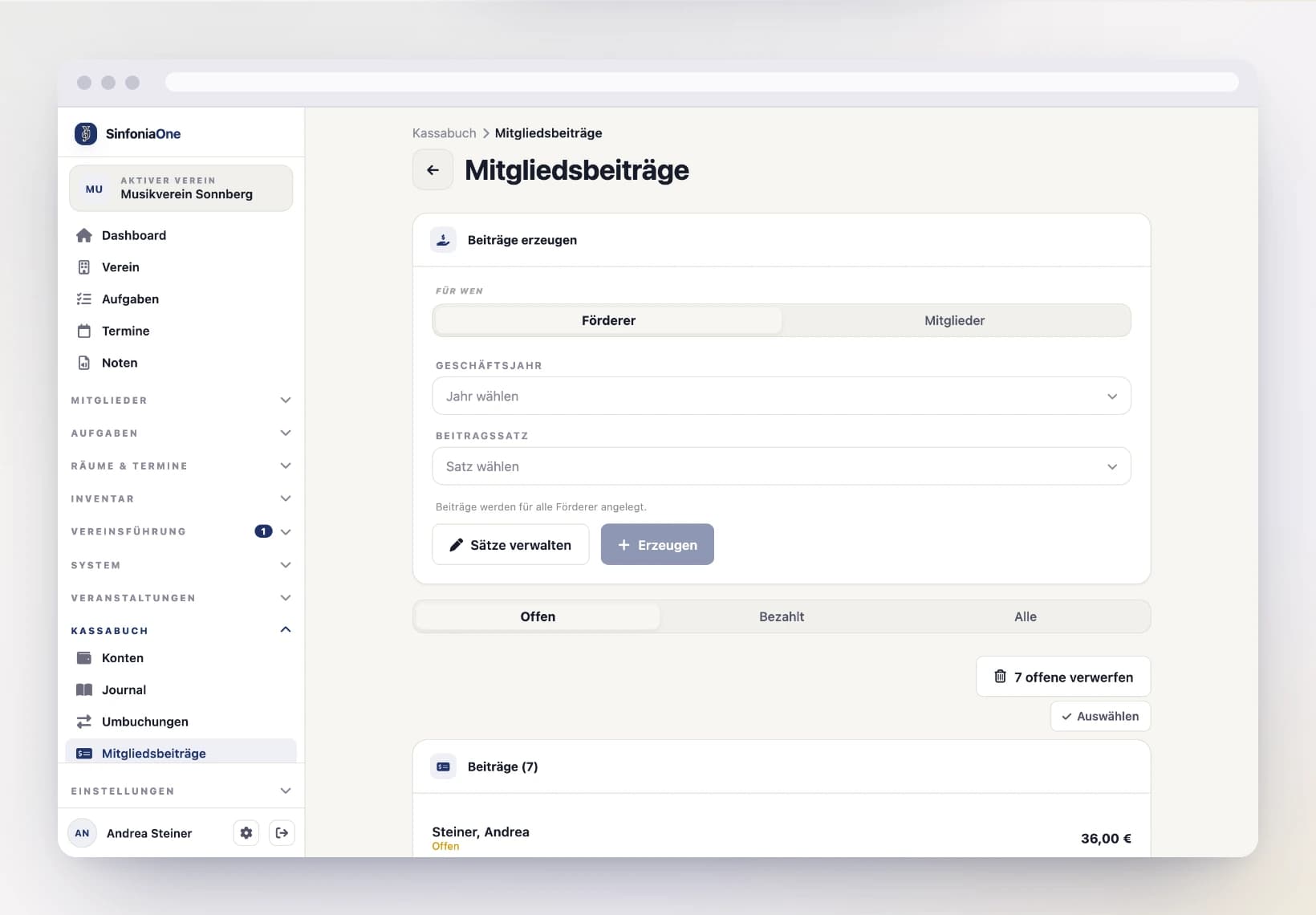 Mitgliedsbeiträge (FinanceMemberDuesScreen) mit Liste der Vorschreibungen und Statusfilter offen/bezahlt am Computer