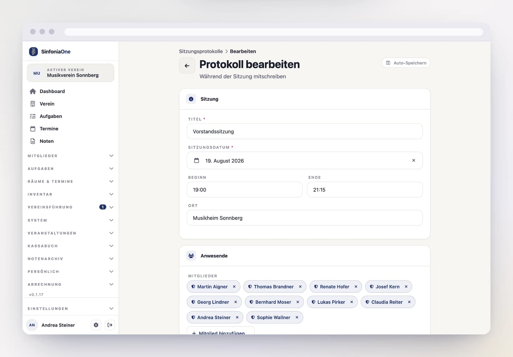 Protokoll-Editor (MinutesEditorScreen) mit Feldern für Titel, Datum, Teilnehmer und Tagesordnung am Computer